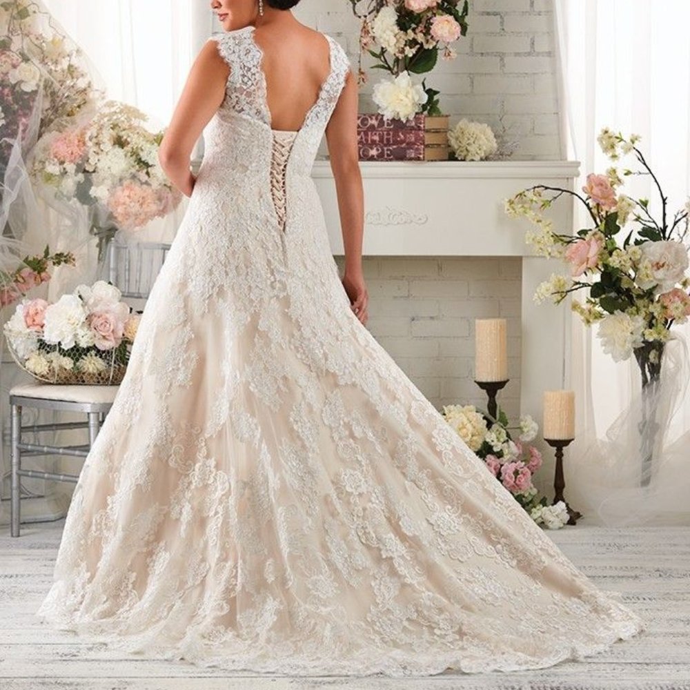 Plus size Wedding Dress